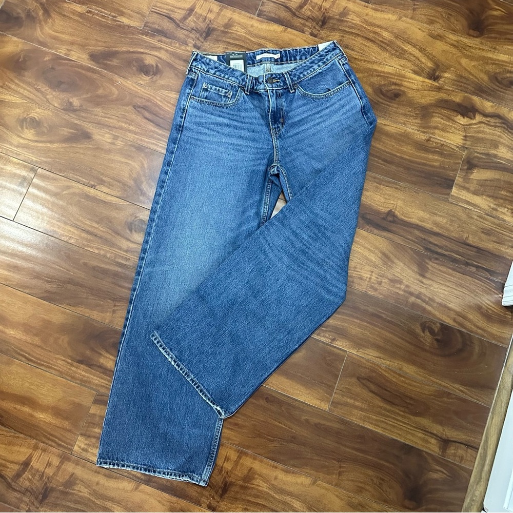 NWT Levi's Low Loose Jeans SZ 28x30